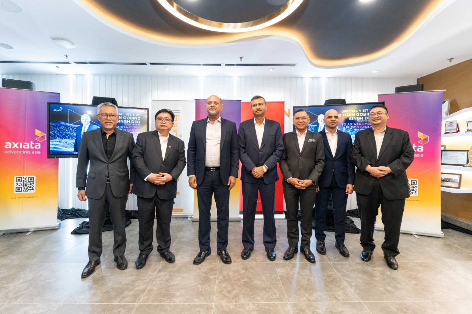 From left to right: Datuk Idham Nawawi, CEO, CelcomDigi Berhad,
      Yang Berusaha Fabian
      Bigar, Secretary General, Ministry of Digital, Yang Berhormat Gobind Singh Deo, Minister of Digital, Vivek Sood,
      Group CEO of Axiata, Ts. Mahadhir Aziz, CEO of MDEC, Abid Adam, Group Chief Risk & Compliance Officer of Axiata and
      Dato’ Ts. Dr. Haji Amirudin Abdul Wahab, CEO of CyberSecurity Malaysia.